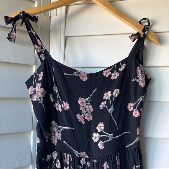 Flynn Skye Tawnya tie-shoulder Jumpsuit cherry blossom botanical floral - Picture 3 of 11